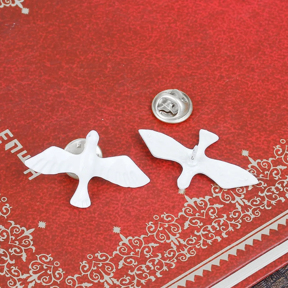 DoreenBeads Tie Tac Lapel Pin Brooches White Pigeon Animal Enamel Badges 36mmx21mm 1PC | Дом и сад