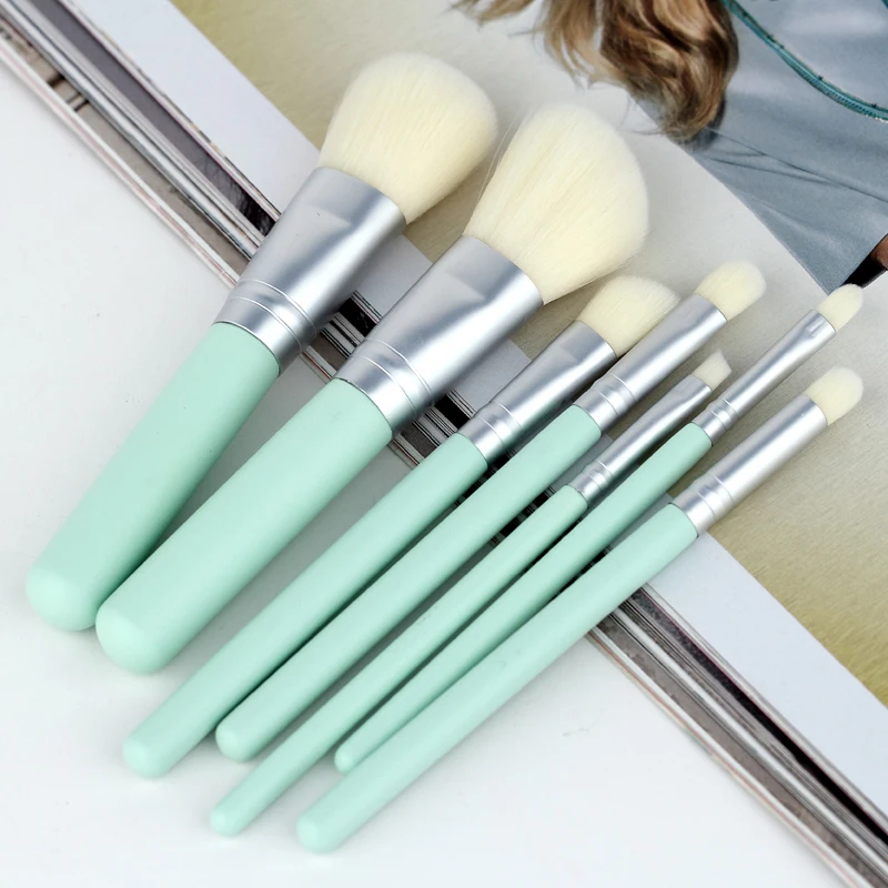 Набор кистей для макияжа начинающих набор из синтетических волос Тональная