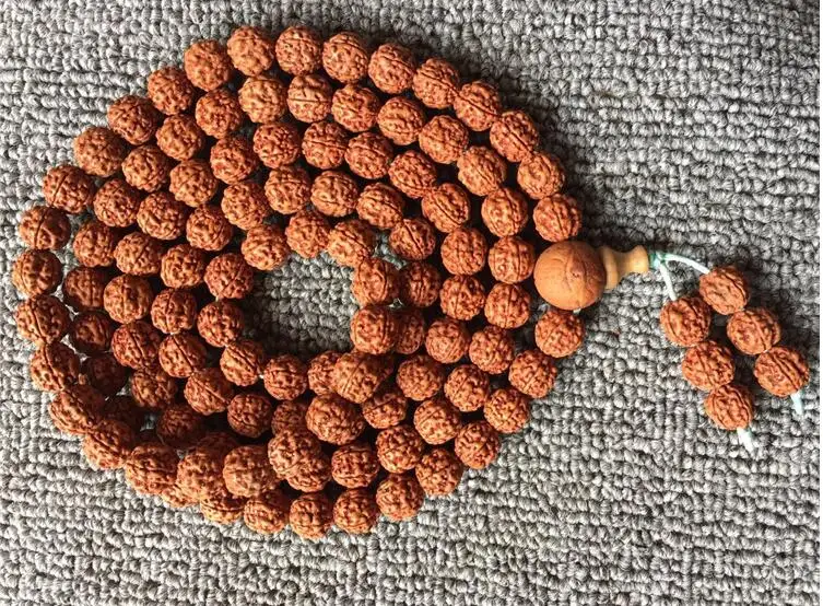 

Маленький Ваджра Бодхи 108 браслет с пятью красными бусинами на руке и клапаном