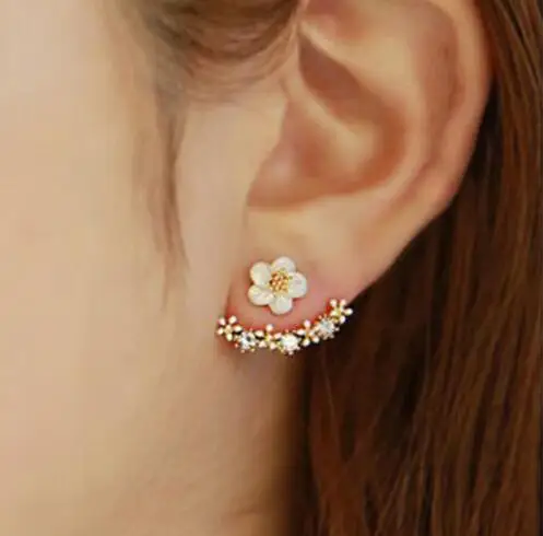 

Oly2u2018 Fashion Crystal Flower Korea Earrings For Women Elegant Cherry Flower CZ Dtud Earrings boucle d'oreille femme 2018