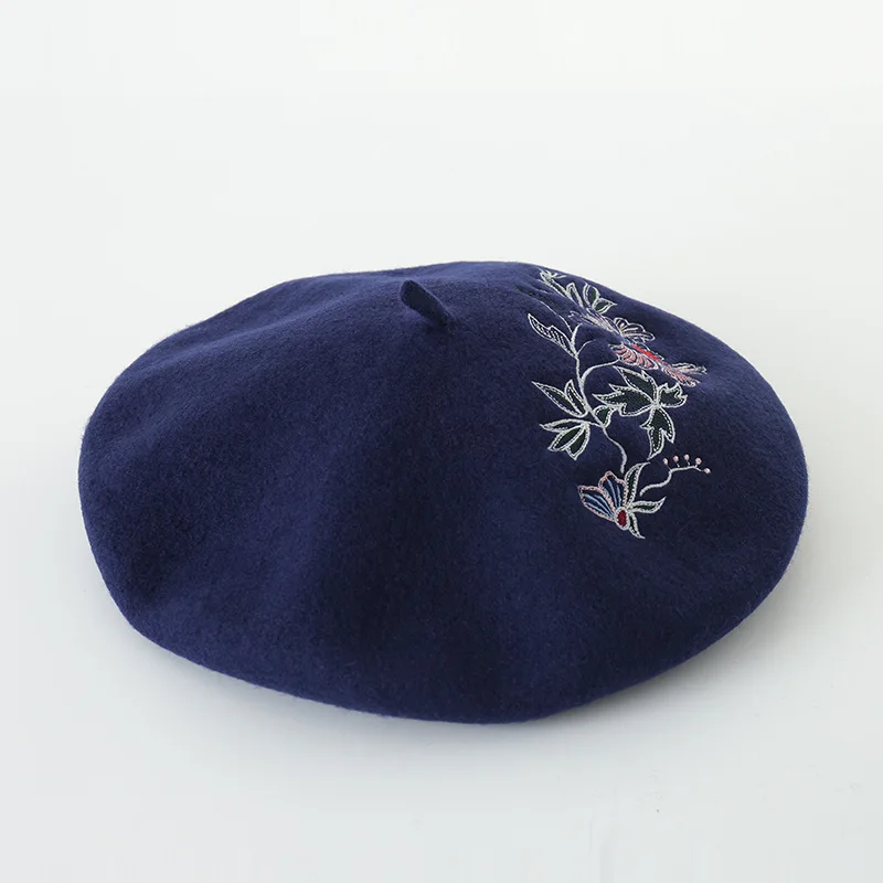 

Korean flower embroidery Wool Beret painter Hat Lady autumn and winter embroidery bud cap wool hat