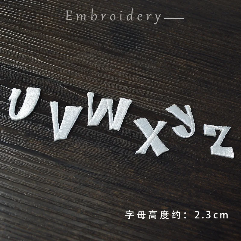 1 буква с вышивкой искусственная кожа белая аппликация английскими буквами