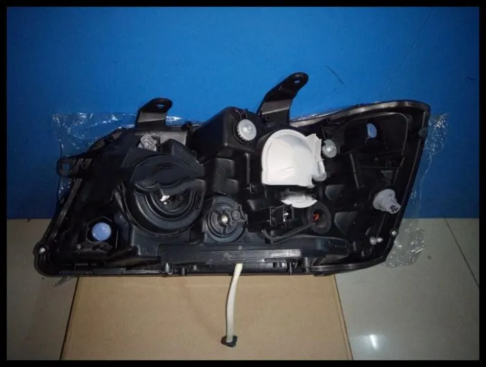 Osmrk фара в сборе для Toyota HIGHLANDER KLUGER 2004-2006