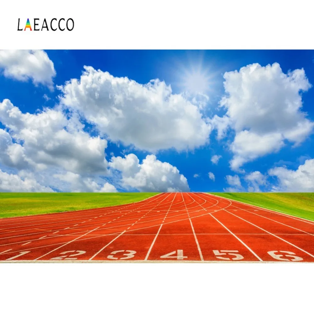 Laeacco Фото фоны зеленая игровая площадка бегущий мяч для регби голубое небо