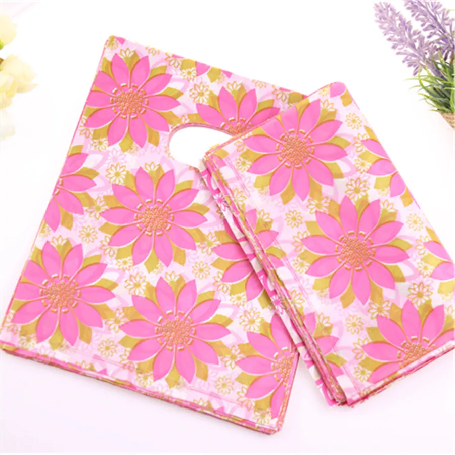 

Hot Sale New Style Wholesale 100pcs/lot 15*20cm Pink Flower Plastic Shopping Packaging Bags With Handle Christmas Gift Bags