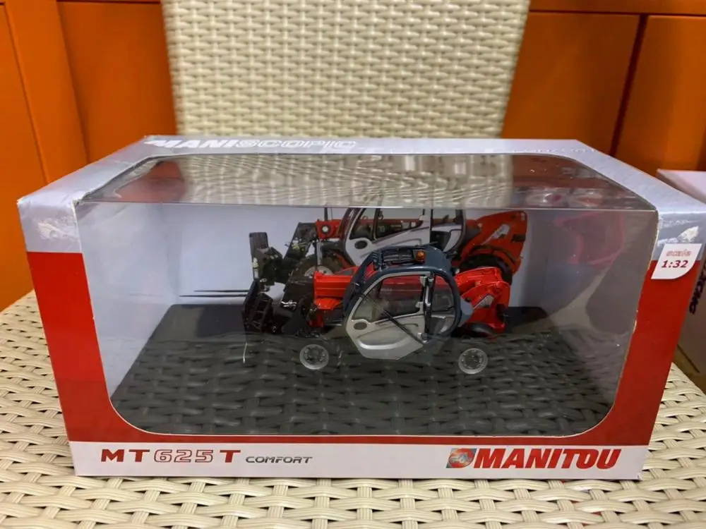 Универсальные хобби 1/32 MANITOU MT625T комфортная модель с вилкой| |