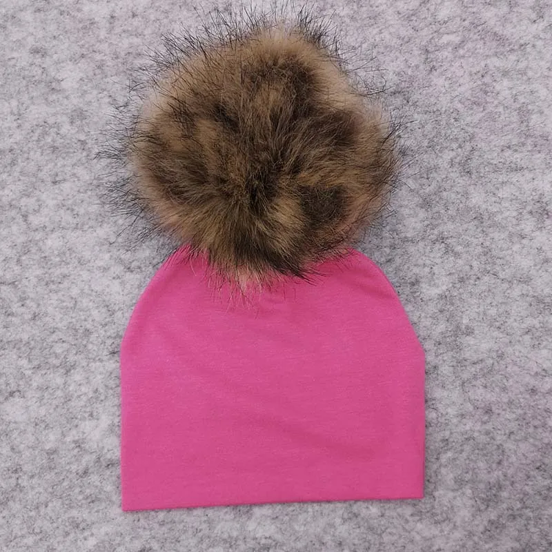 Розово-красный New Spring Newborn Baby Boys Girls Cotton Beanies Hats With Big Faux Fur Pompom Solid Cute Girls Hats Cap Hair Accessories - Цвет: Розово-красный