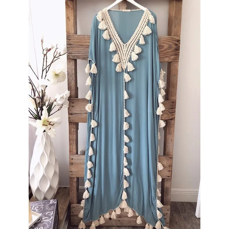 Женское платье с кисточками длинным рукавом и треугольным вырезом в этническом