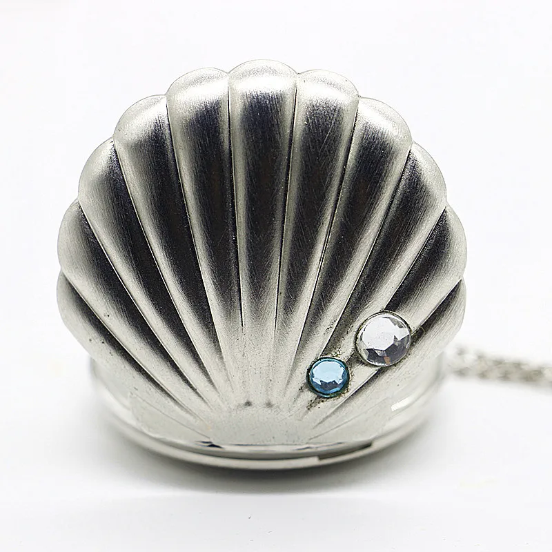 

Fashion Silver Quartz Pocket Watch Elegant Shells Decoration Arab Numerals Display Best Gift For Men Women CF1037