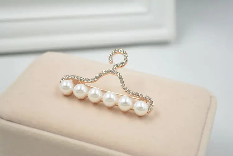 Новая индивидуальная маленькая брошь из жемчуга с кристаллами от Swarovski