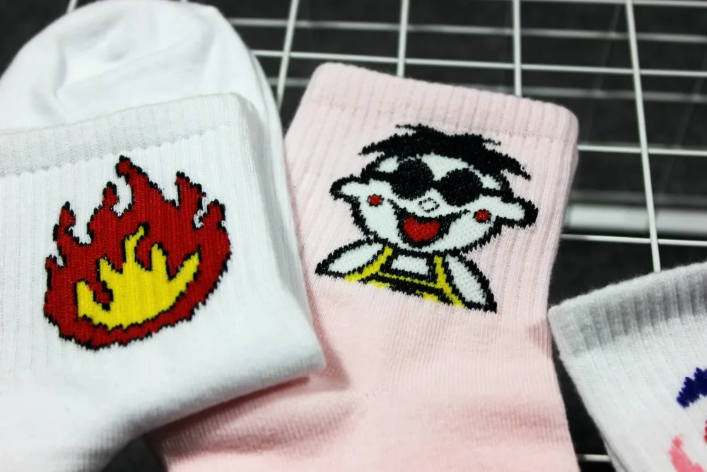 Женские носки на каждый день Harajuku Корея японский хлопок котенок пламя Ulzzang носки мужские китайский кактусовый пистолет Акула чужеродных Студентов Носки