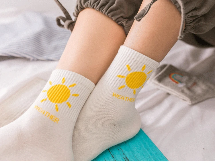 Новые модные женские туфли в Корейском стиле стильные гольфы meia весело sun moon/ветряная мельница с изображением радуги, коттоновые носки с персонажами из мультфильмов носки "Погода"
