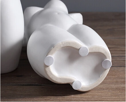 Креативная декоративная керамическая ваза Женская в форме тела белая Обнаженная