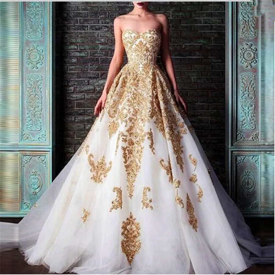 Женское бальное платье кружевное с глубоким вырезом золотистое | Свадьбы и