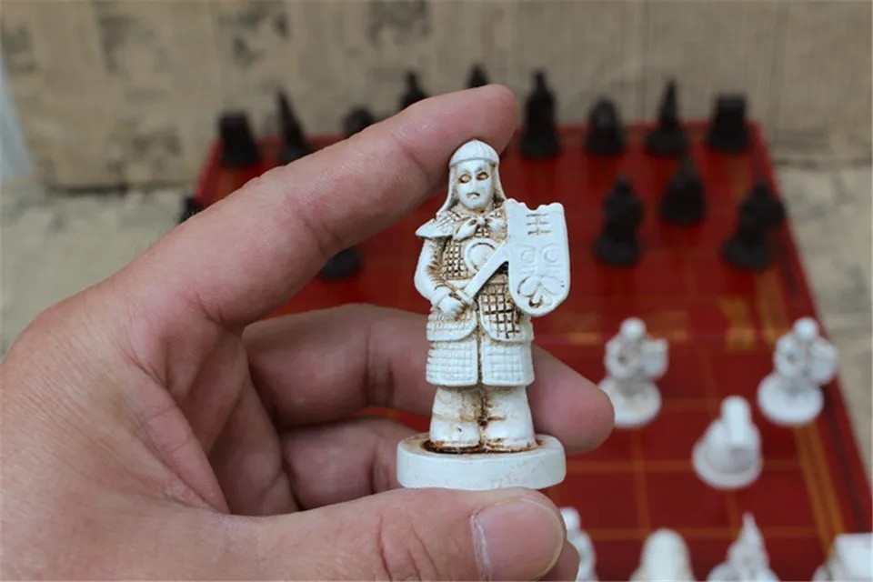 Высококачественный античный деревянный китайский набор для игры в шахматы, складная шахматная доска, китайские традиционные полимерные шахматы, настольная игра Yernea