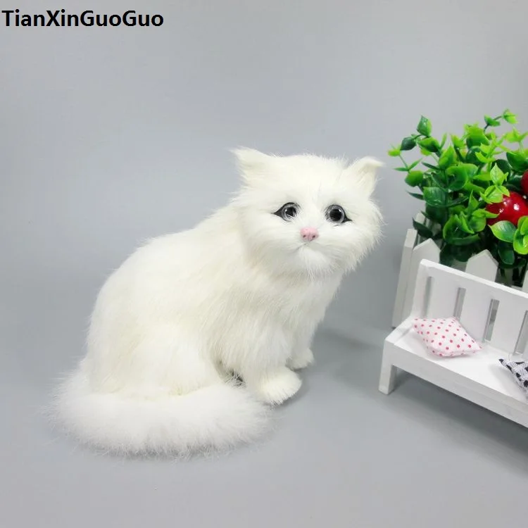 Коты имитация. Имитация кота. Фигурки котят пушистые. Кошка в корзинке игрушка. Имитация котенка.