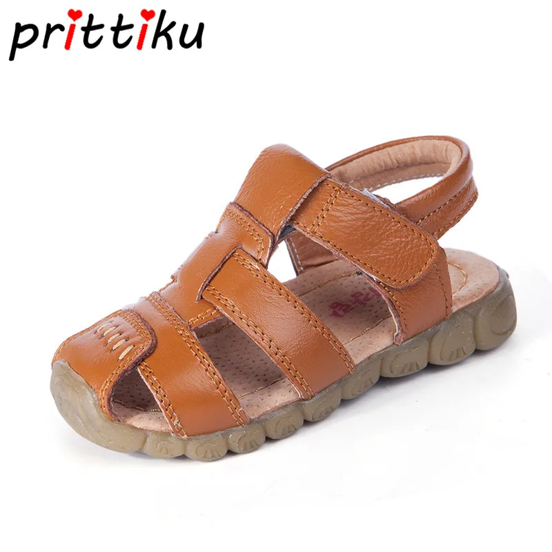Летние сандалии из натуральной кожи с закрытым носком для маленьких мальчиков и