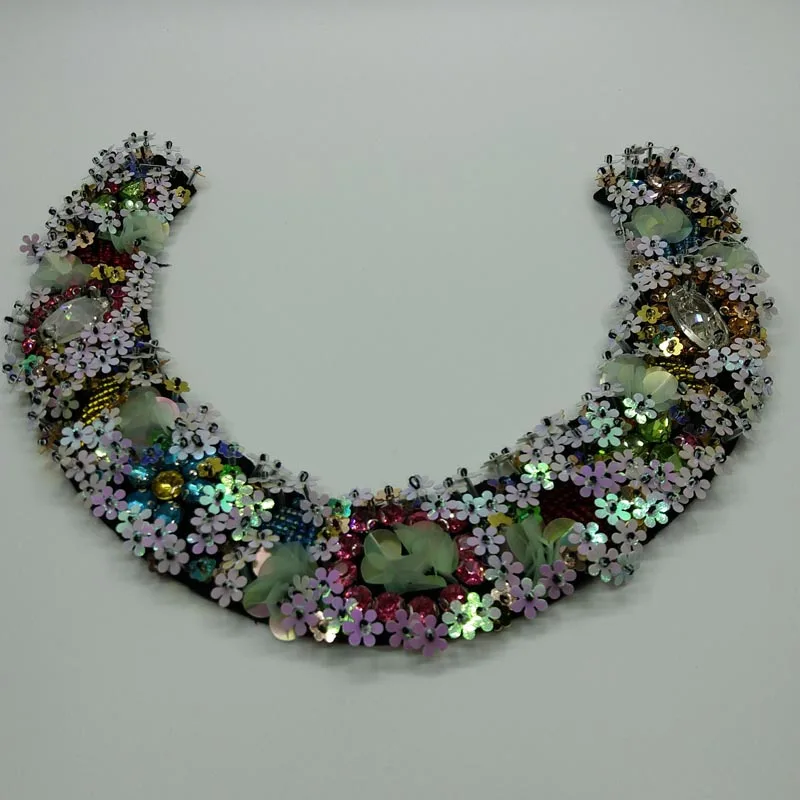 Большие нашивки со стразами и бисером для одежды пришиты аппликацией из блесток