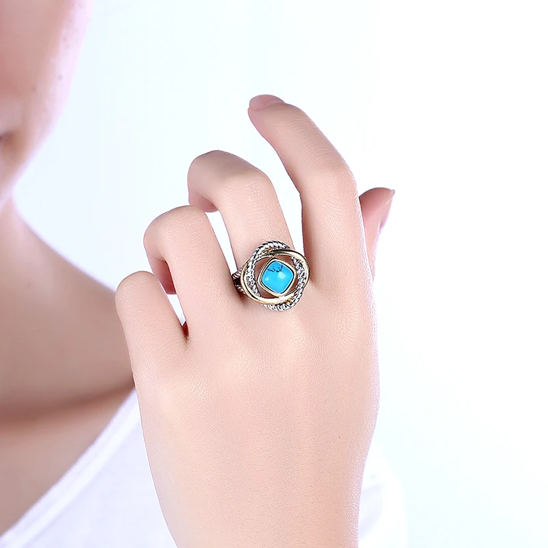 Классические двухцветные свадебные кольца золотистого цвета с узором из