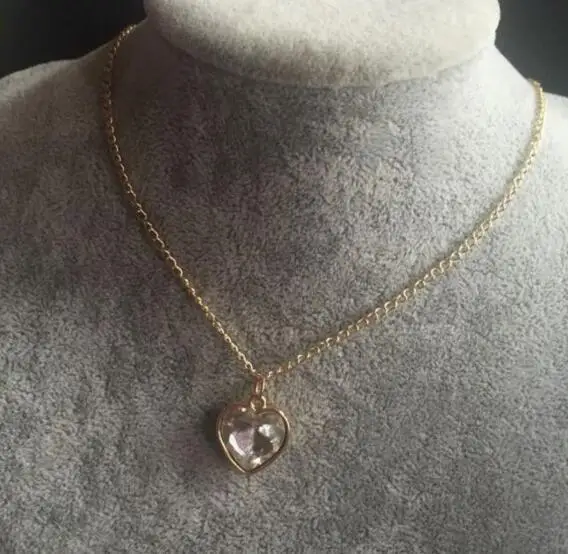 Ожерелье из черного хрусталя и белого сердца с золотом размером 0194 2018 лет 1 шт. |