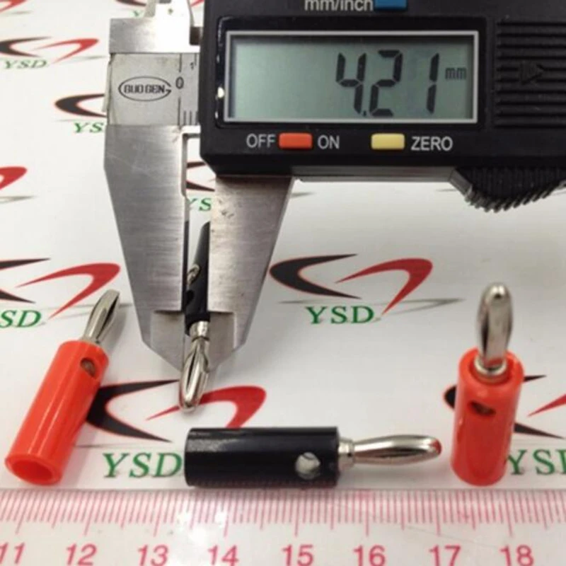 

200 шт. 4 мм Банан Соединитель Мужской терминал черный и красный цвета