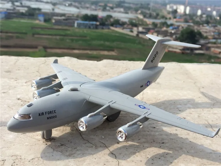 B 1/48 C17 транспортный самолет сплав Diecsts моделирование вытянуть назад светильник самолет со звуком модель для детей подарок игрушка - Цвет: B