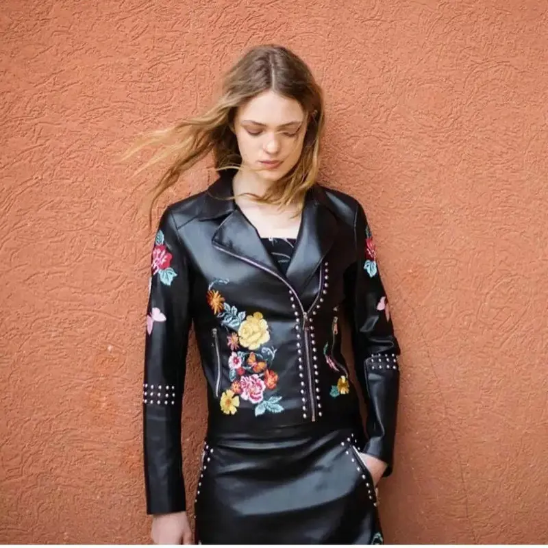 Новая женская куртка из искусственной кожи с большими лацканами на молнии