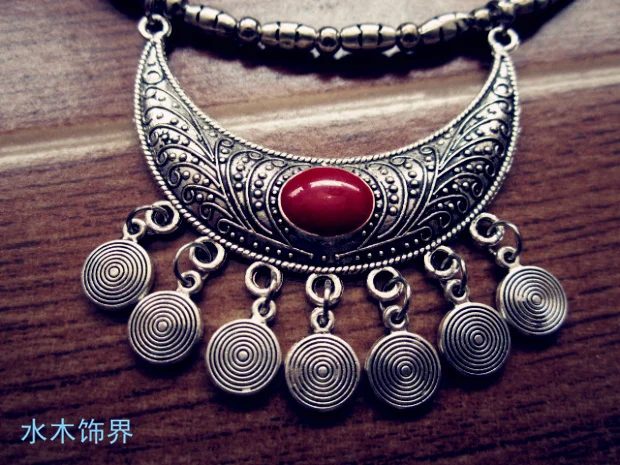 

Ювелирные изделия из тибетского серебра Miao Серебряный Miao в этническом стиле