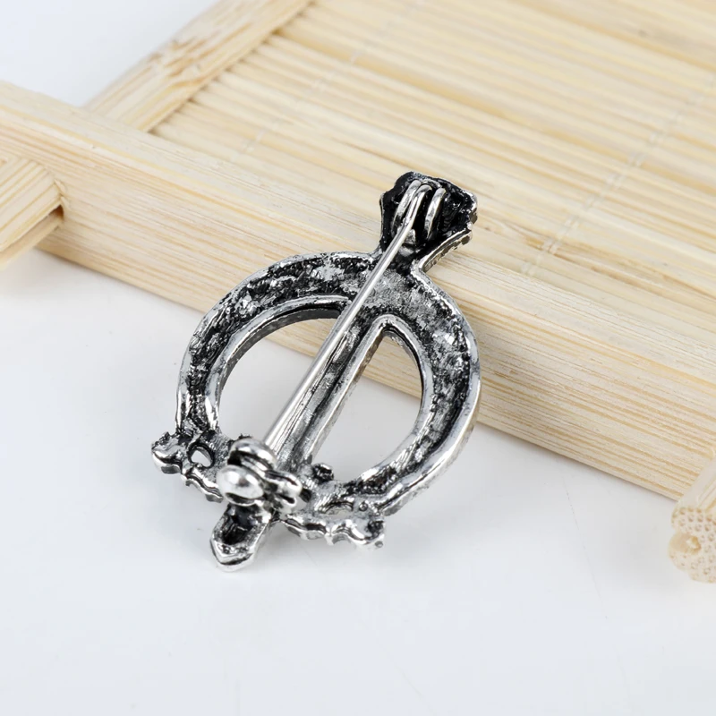 Новинка Лидер продаж броши Outlander для женщин и мужчин брошь на рубашку булавки