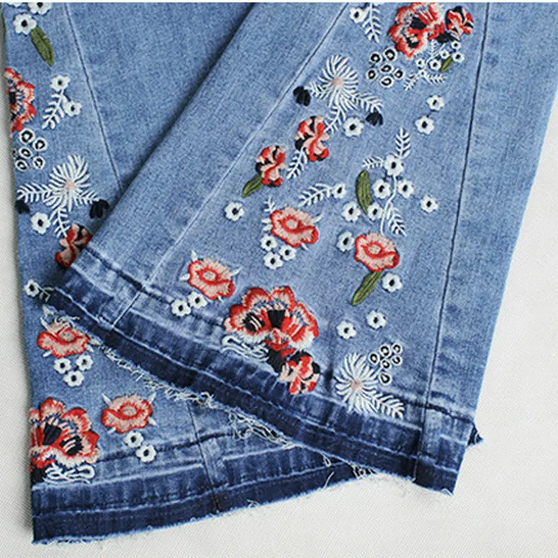 Джинсы женские винтажные с цветочной вышивкой повседневные расклешенные брюки