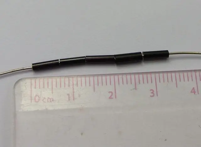 2000 стеклянных трубчатых бусин 2x7мм Непрозрачный черный + коробка для хранения |