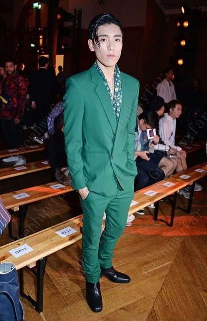 Мужские облегающие костюмы с отложным воротником бордовые смокинги для жениха