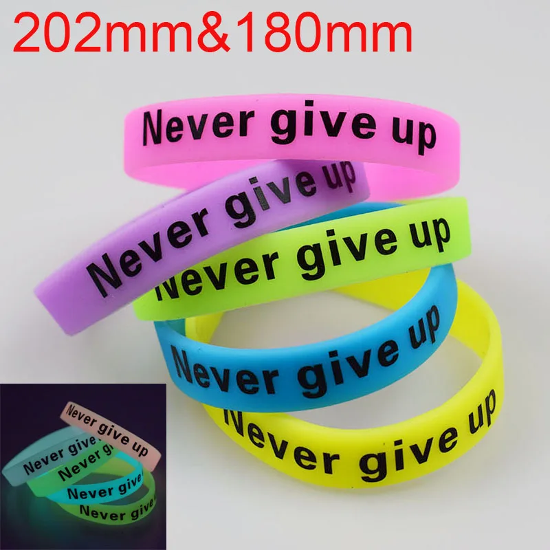 Светящиеся в темноте силиконовой резины Эластичность Спорт браслет Never Give Up