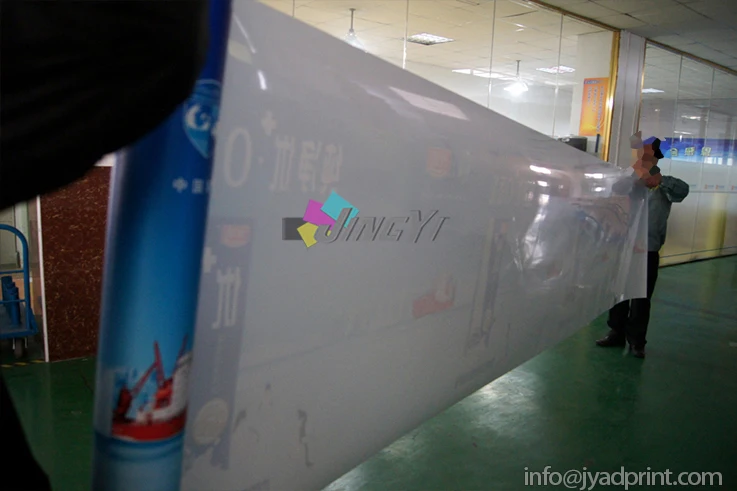 Наружная печать постеров из синтетической бумаги по индивидуальному размеру