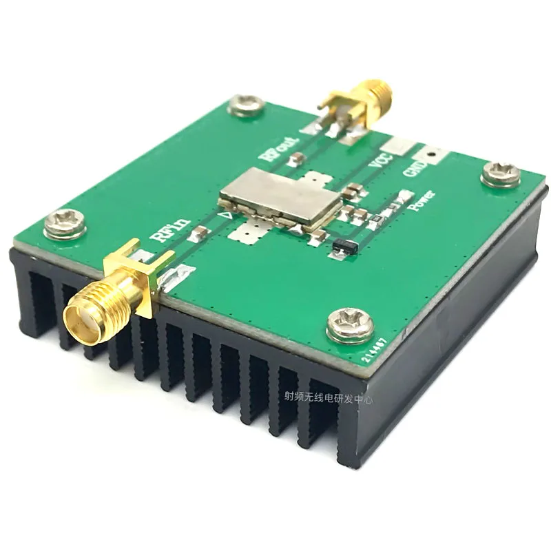 890 МГц-960 МГц 915 4 Вт LNA RF усилитель мощности 30 дБ для FM HF VHF / UHF Ham радио SMA |