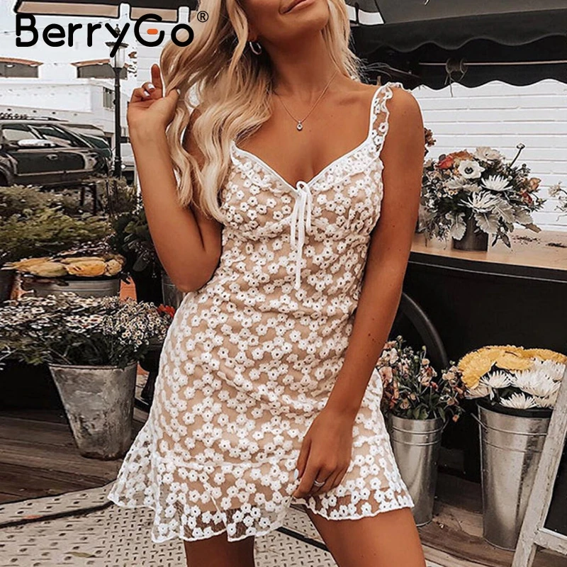 Белый BerryGo, винтажное кружевное летнее платье с вышивкой, женское платье на тонких бретельках, трапециевидный женский пляжный сарафан для отдыха, женские платья - Цвет: Белый