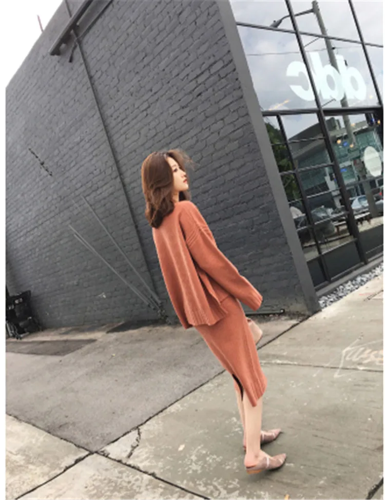 Женское трикотажное платье-свитер с круглым вырезом однотонный свободный свитер