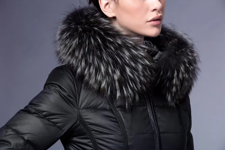 Женский пуховик средней длины с меховым воротником из лисьего меха | Женская