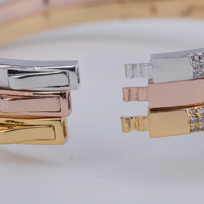 

Hot Selling Fashion Jewelry Three Color Pin Bracelet with Removable Bracelet Movable Mouth Personality Jewelry Wholesale
