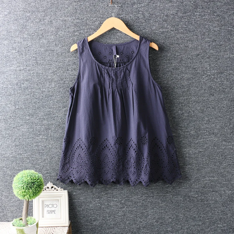 Small fresh retro hollow embroidery sleeveless tank shirt top 2018 new mori girl |