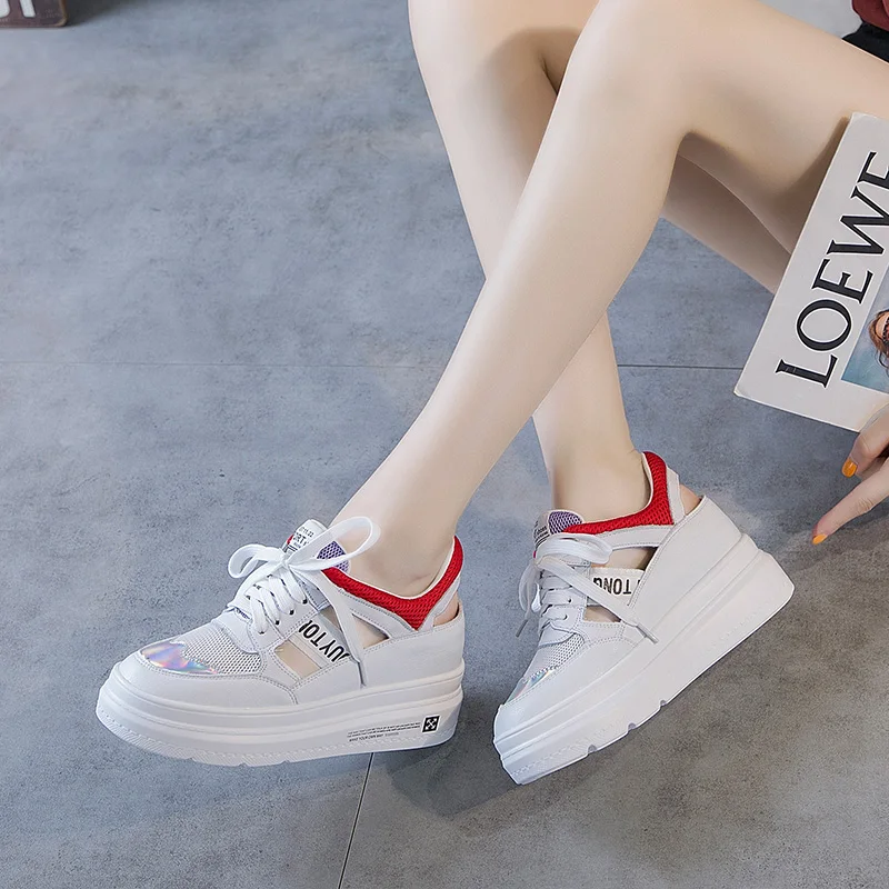 Женские кожаные сандалии с дырками разноцветные Студенческие на платформе