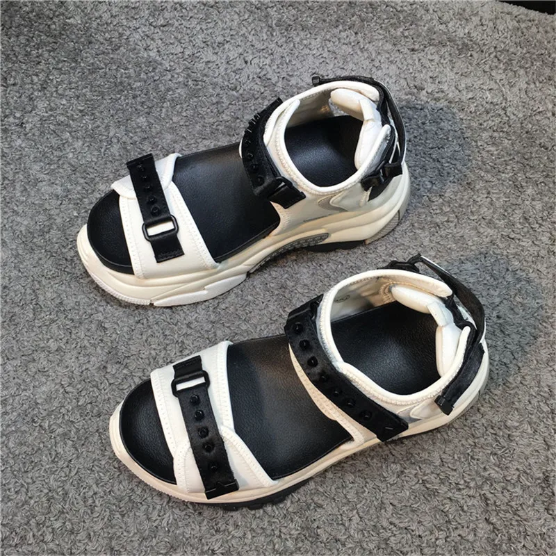 Женские сандалии на платформе с заклепками Разноцветные Повседневные Удобные