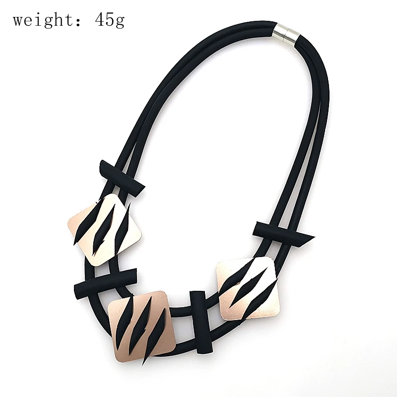 YD&ampYDBZ 2019 Designer Rose Gold Square Necklace Women Collar Necklaces Rave Scars Jewelry Punk Style Choker Rubber Rope Pendant |