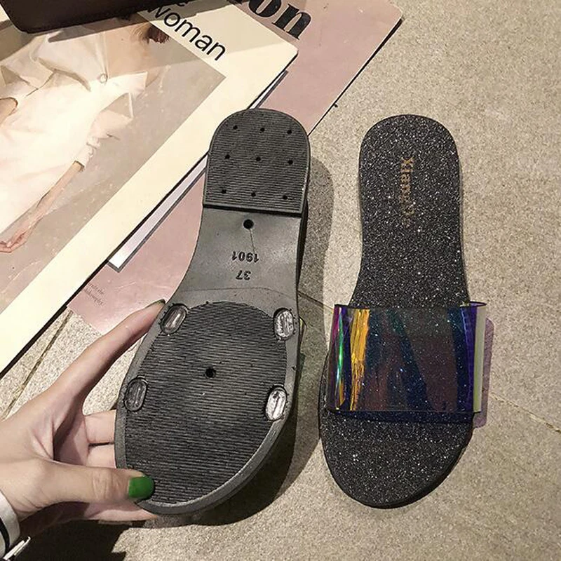 Новые модные женские плоские тапочки для улицы Летняя женская прозрачная