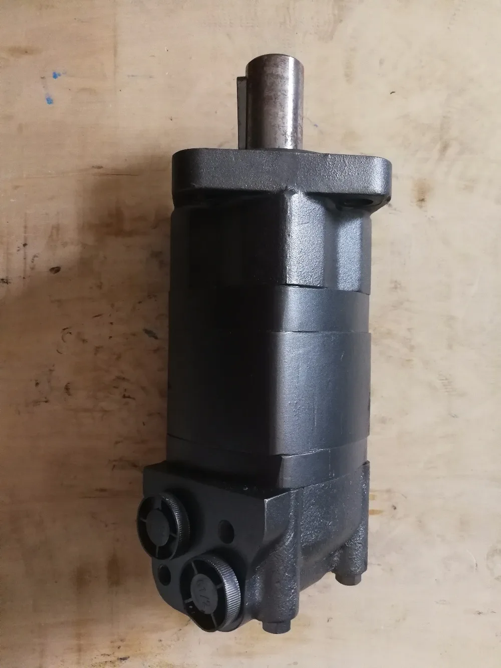 

High Torque 104-1385-006 Hydraulic Motor Straight Shaft 32
