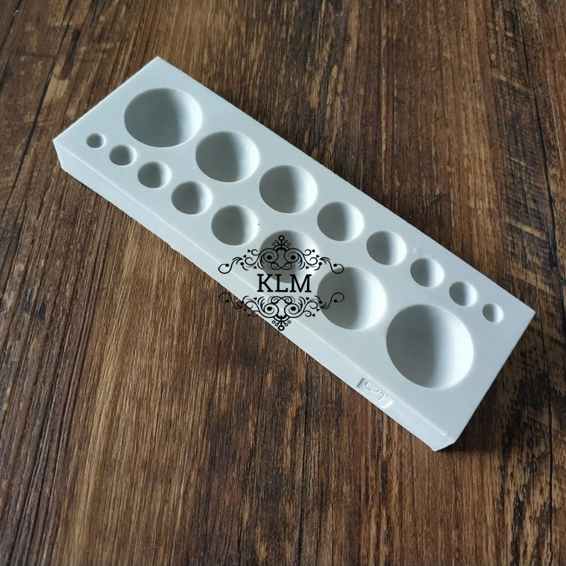 

KLM-00412 New semi-circular pearl silicone mold Chocolate candy cake decoration tool