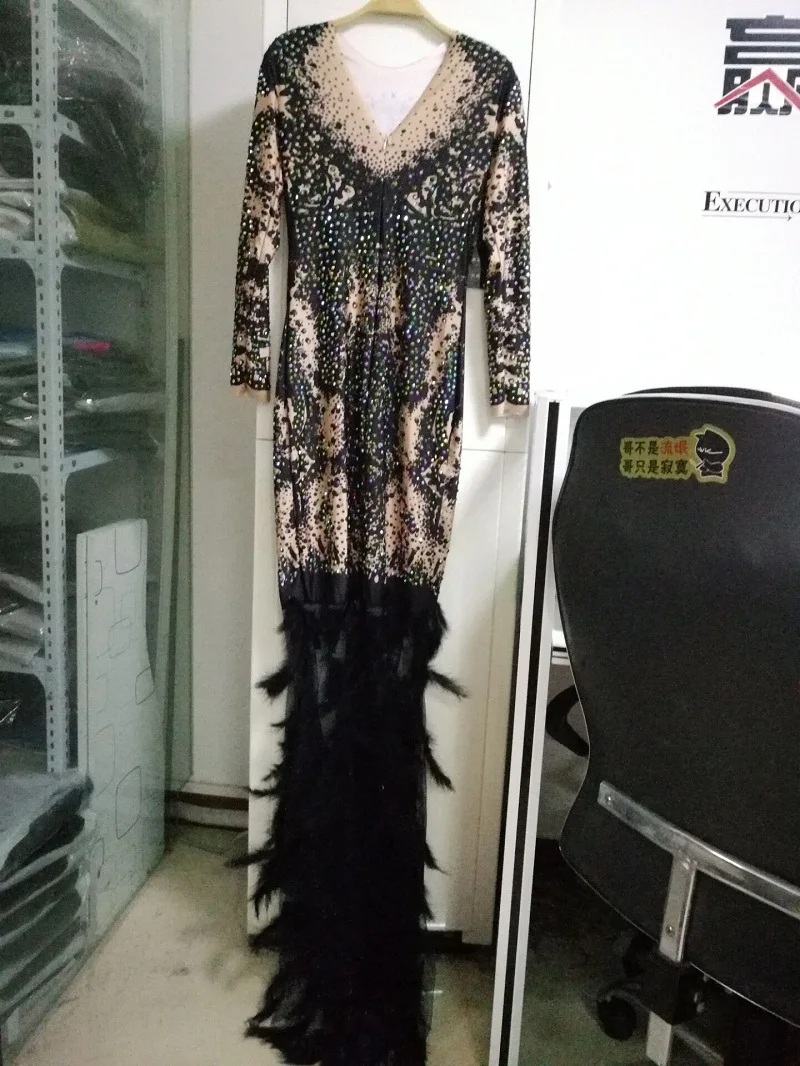 Роскошное блестящее бисерное вечернее платье в стиле знаменитостей Vestido наивысшего качества с длинным рукавом Макси с черными перьями обтягивающее платье, оптовые продажи
