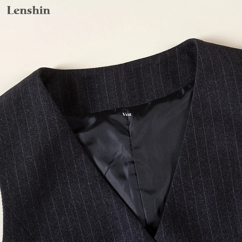 Женский деловой костюм Lenshin черный мягкий в полоску из двух предметов деловая