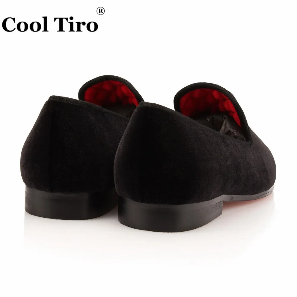 Мужские мокасины с кисточками и золотыми зубьями акулы черные бархатные туфли на