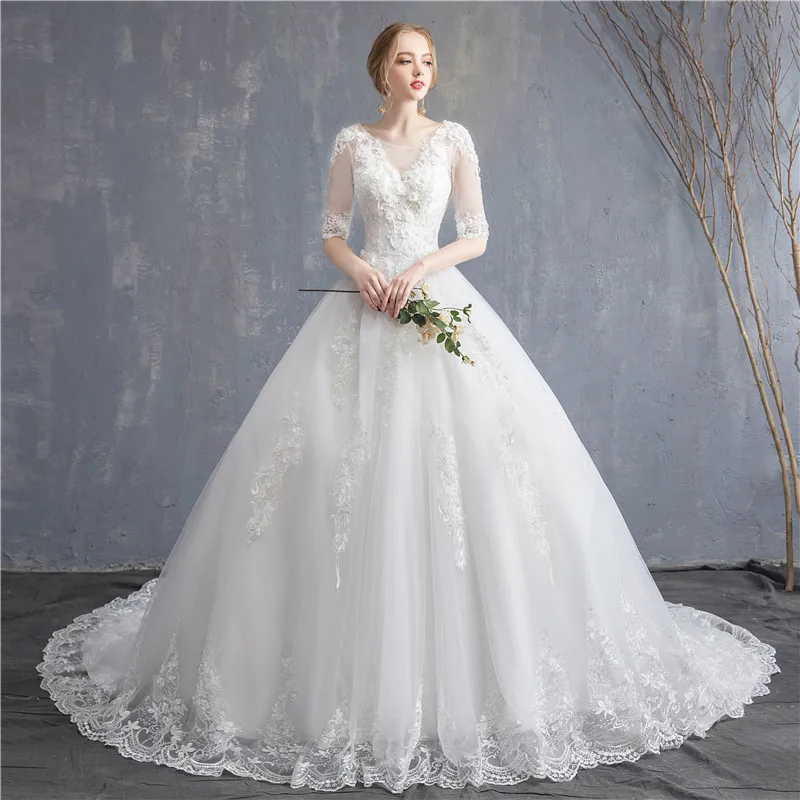 

2019 Bride White Lace Flower Wedding Dresses Elegent V-neck Half-sleeve Tulle Long Wedding Dress Luxury Vintage Wedding Dress